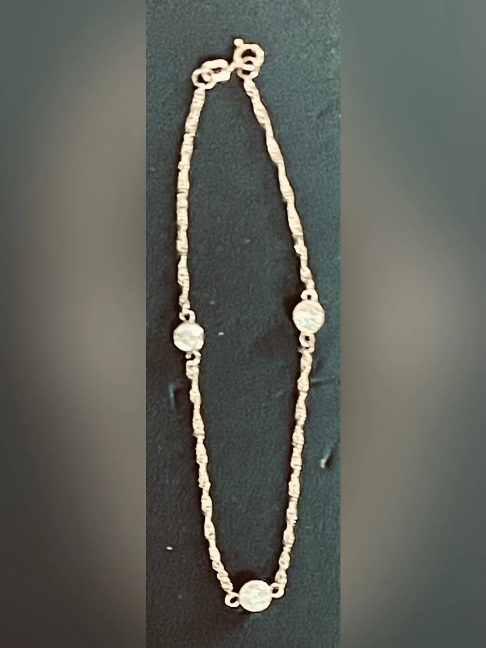 10KT Stamped YellowGOLD Bracelet with 3 CZ stones. Very Pretty. 1.08 grams. - Picture 4 of 14